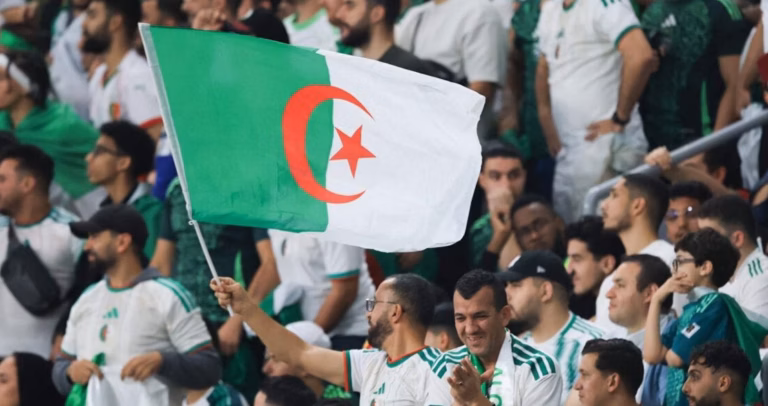 Le nouveau maillot des Verts s&rsquo;inspire du zellige algérien